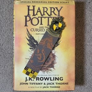 HARRY POTTER AND THE CURSED CHILD (PLUS BOOKMARK)